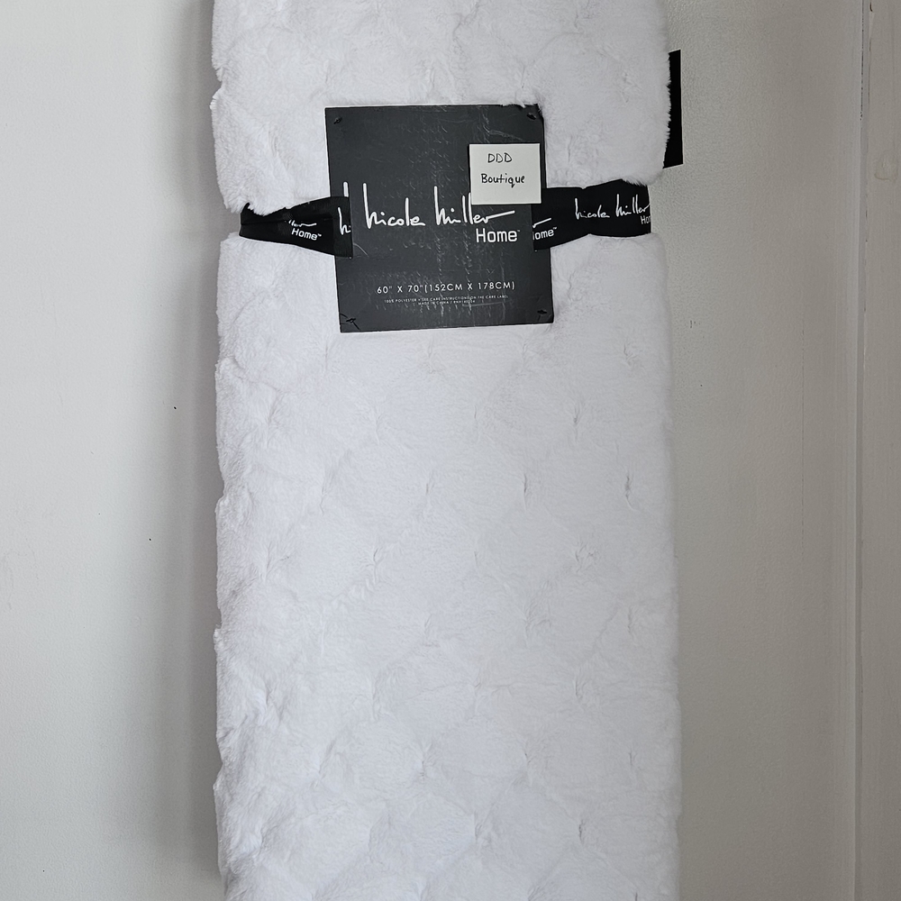 Nicole Miller White Textured Blanket